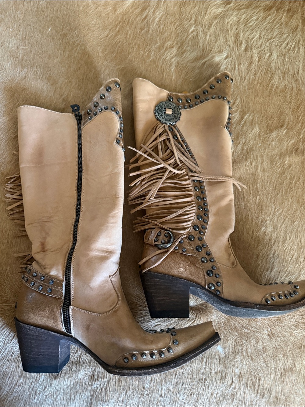 Old Gringo Tan Leather Fringe Western Boots with Stud & Concho Detail - Picture 2 of 9